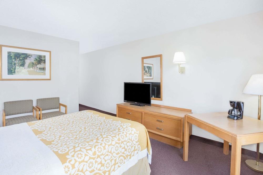 Days Inn By Wyndham Кембридж Экстерьер фото